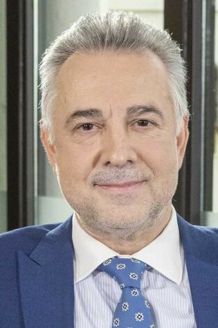 Plano general. T(T4). Plano general (T4): Enrico Letta
