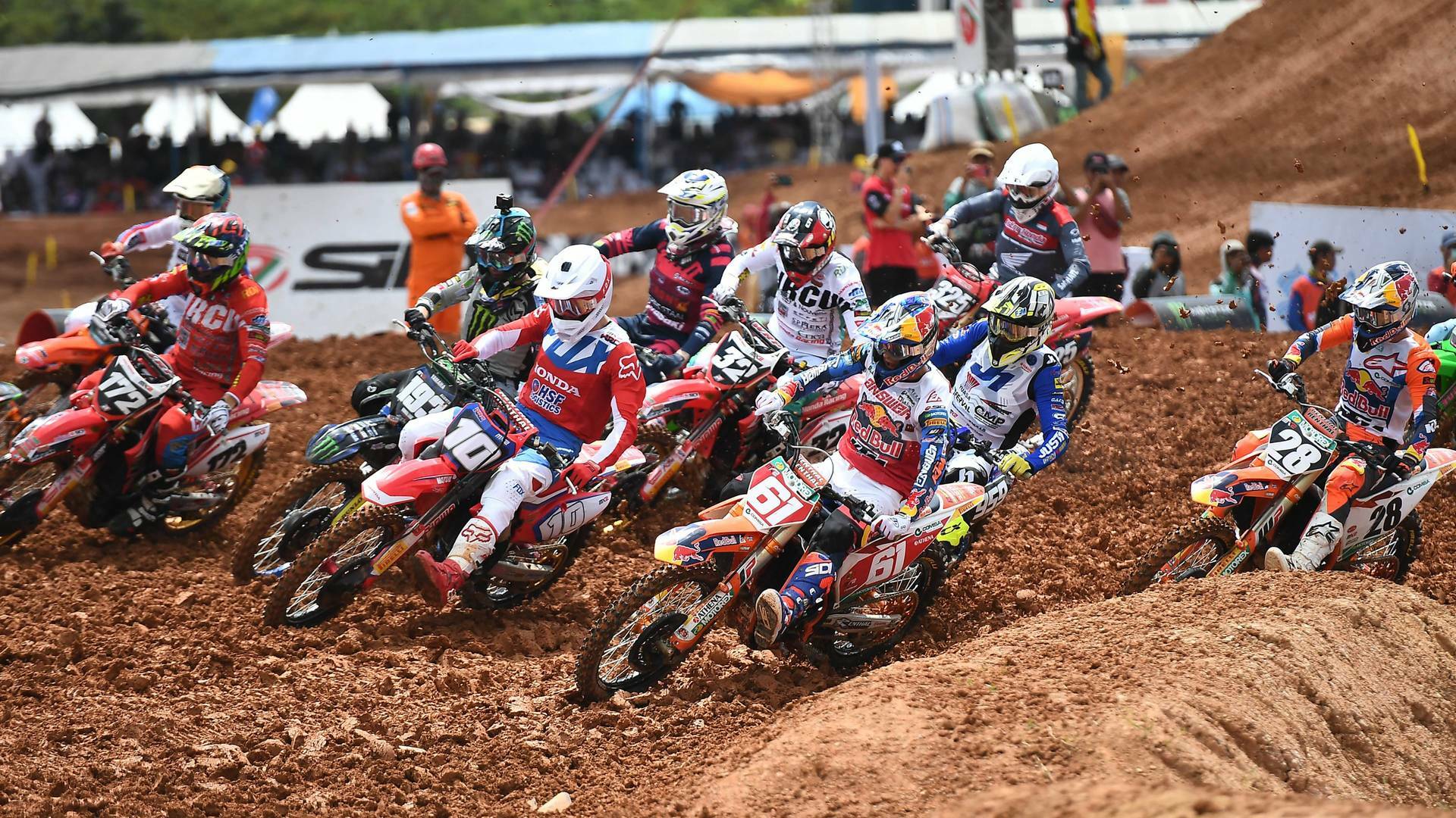 MXGP - Gran Bretaña (2025): MX2 - Primera carrera