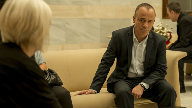 Imagen de Vergüenza (T1): Ep.5 Lovering is call - 6