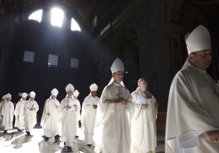 Imagen de Habemus Papam: Una historia de poder  - 15