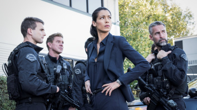 Imagen de S.W.A.T.: Los... (T1): Ep.9 Ángulos muertos - 2