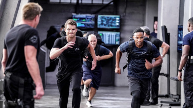 Imagen de S.W.A.T.: Los... (T2): Ep.5 S.O.S. - 2