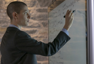 Imagen de Billions (T4): Ep.3 El tío de los pollos - 4