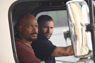 Imagen de Arma letal (T3): Ep.1 En el mismo barco - 2
