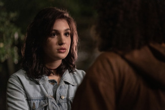 Imagen de Yellowjackets (T1): Ep.1 Zumba - 13