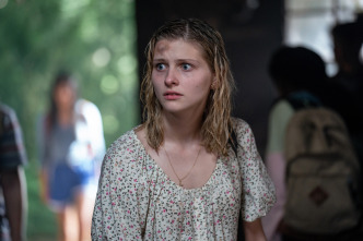 Imagen de Yellowjackets (T1): Ep.3 La casa de muñecas - 8