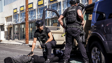 Imagen de S.W.A.T.: Los... (T5): Ep.7 Mantén la fe - 5