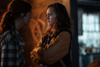 Imagen de Yellowjackets (T1): Ep.10 Sic transit gloria mundi - 8