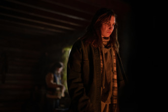 Imagen de Yellowjackets (T2): Ep.7 Entierro - 7