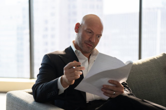 Imagen de Billions (T7): Ep.6 El hombre de la camiseta verde militar - 7