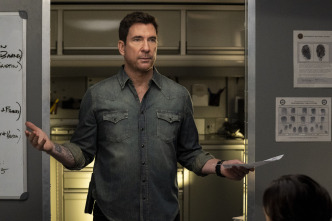 Imagen de FBI: Most Wanted (T4): Ep.22 El cielo se desploma - 1