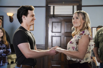 Imagen de El joven Sheldon (T7): Ep.7 Una boda adecuada y esqueletos en el armario - 5