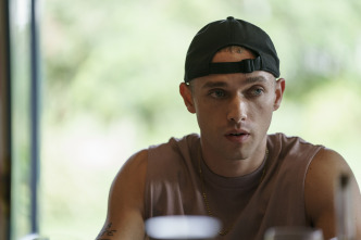 Imagen de Ambición y mentiras (T1): Ep.3  - 13