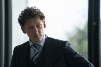 Imagen de Ambición y mentiras (T1): Ep.5  - 9