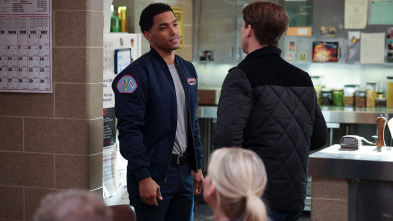 Imagen de Chicago Fire (T12): Ep.6 Puerto en la tormenta - 1