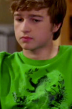 Imagen de Two and a Half Men (T9): Ep.3 Las chicas grandes no tiran comida - 1
