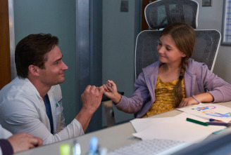 Imagen de Doc (T1): Ep.9 Todo lo que sube... - 2