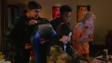 Imagen de Cobra Kai (T4): Ep.2 Primero aprender sostener - 4