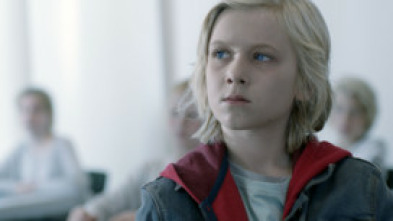Imagen de ZombieLars (T2): Ep.1 L'Anna controla els seus poders - 5